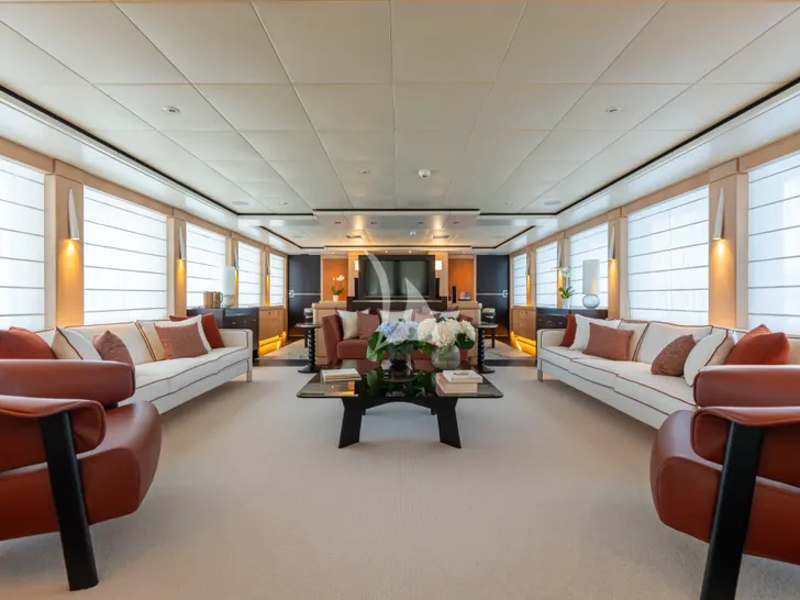 PENELOPE ISA 470 - main saloon PENELOPE ISA 470 - main saloon