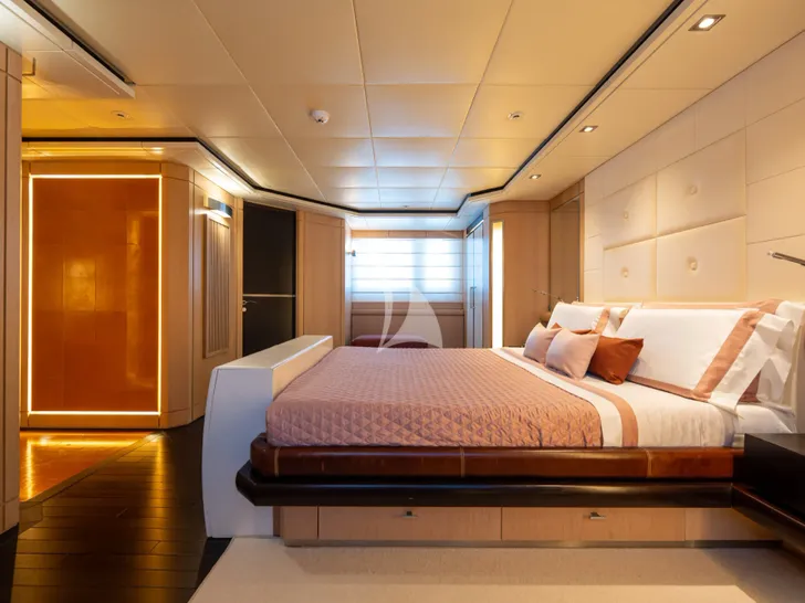 PENELOPE ISA 470 - master cabin PENELOPE ISA 470 - master cabin