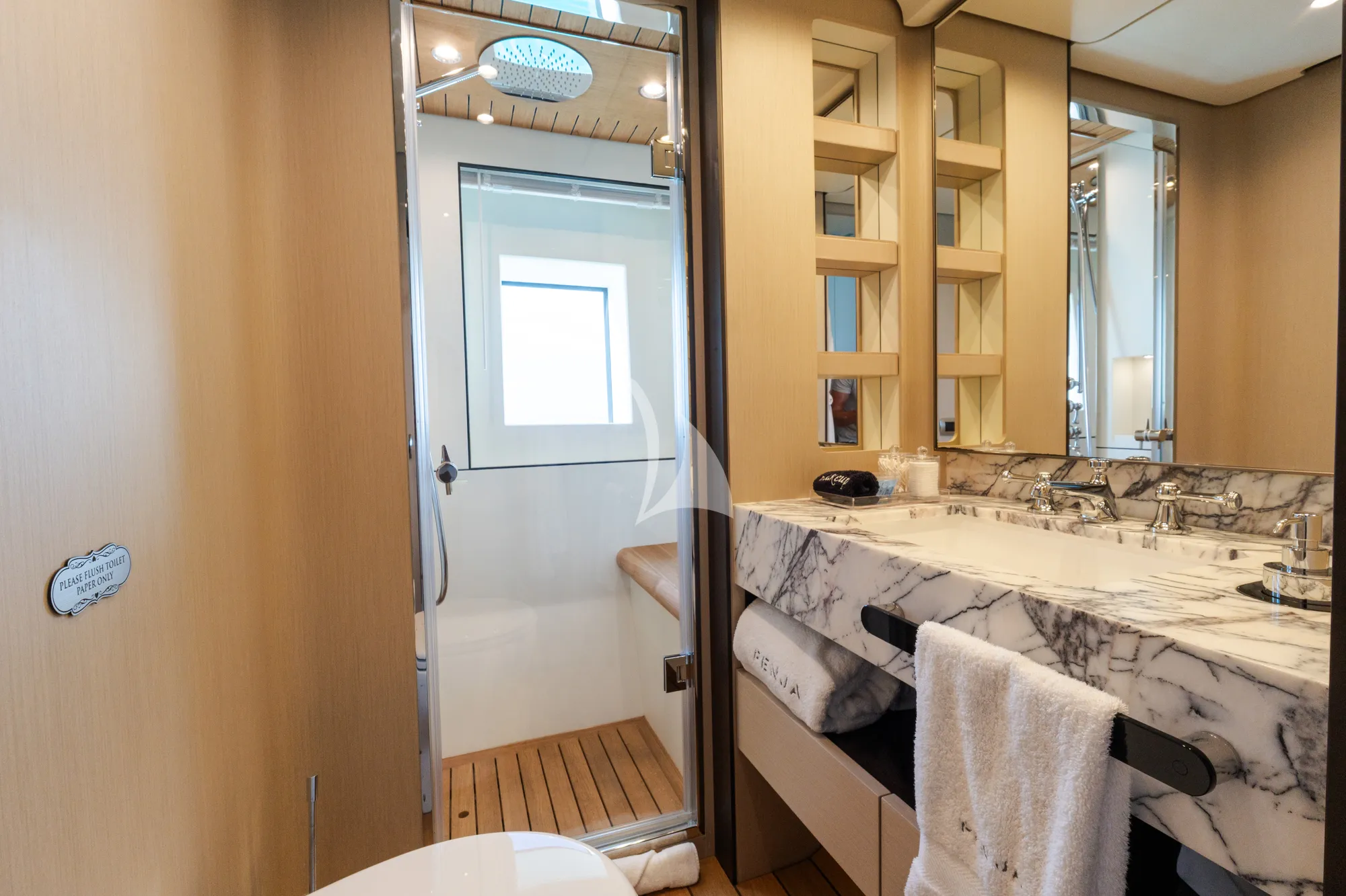PENJA Azimut Grande 32m - VIP cabin 1 bathroom