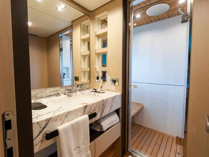 PENJA Azimut Grande 32m - VIP cabin 3 bathroom PENJA Azimut Grande 32m - VIP cabin 3 bathroom