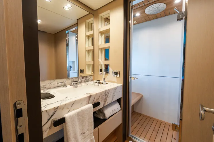 Charter Yacht PENJA - Azimut Grande 32m - 5 Cabins - Nassau - Exumas - Bahamas