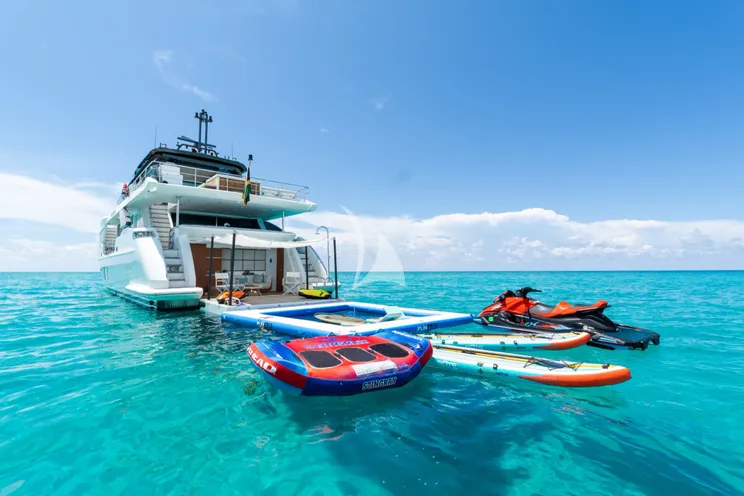 Charter Yacht PENJA - Azimut Grande 32m - 5 Cabins - Nassau - Exumas - Bahamas