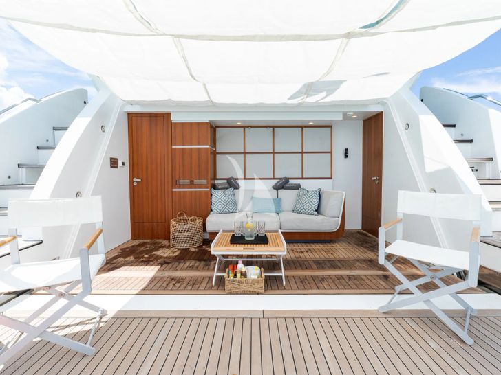 PENJA Azimut Grande 32m - beach club PENJA Azimut Grande 32m - beach club