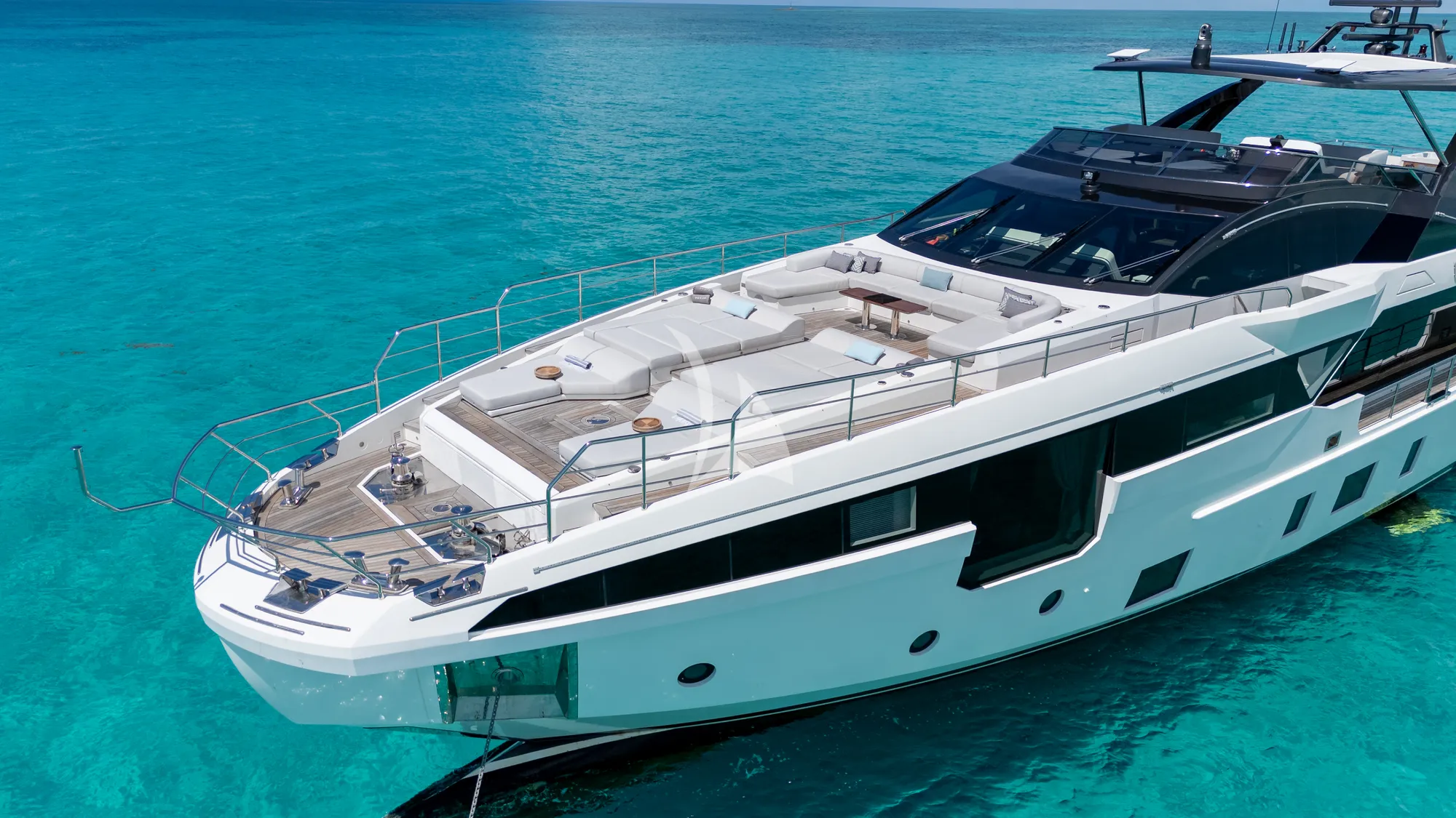 PENJA Azimut Grande 32m - foredeck lounge and sunbathing area