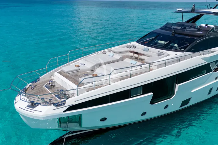 Charter Yacht PENJA - Azimut Grande 32m - 5 Cabins - Nassau - Exumas - Bahamas