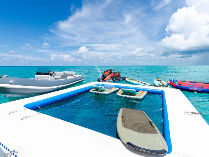PENJA Azimut Grande 32m - inflatable pool with the water toys PENJA Azimut Grande 32m - inflatable pool with the water toys