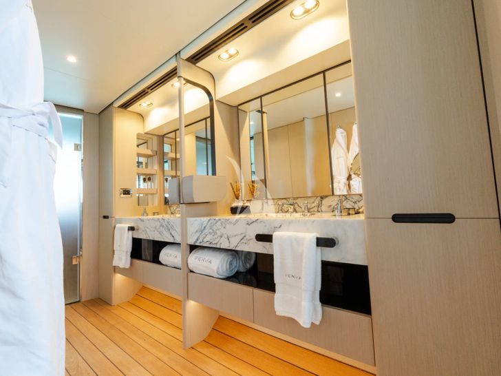 PENJA Azimut Grande 32m - master cabin bathroom PENJA Azimut Grande 32m - master cabin bathroom