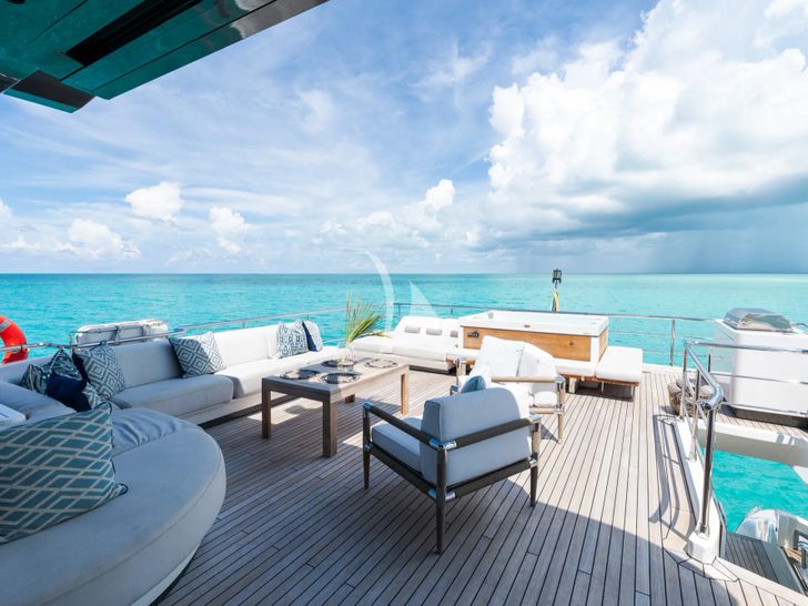 PENJA Azimut Grande 32m - sundeck aft lounge PENJA Azimut Grande 32m - sundeck aft lounge
