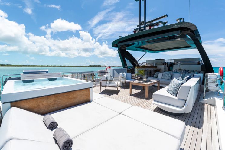 Charter Yacht PENJA - Azimut Grande 32m - 5 Cabins - Nassau - Exumas - Bahamas