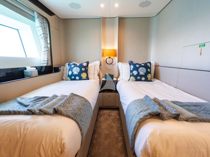 PENJA Azimut Grande 32m - twin cabin PENJA Azimut Grande 32m - twin cabin