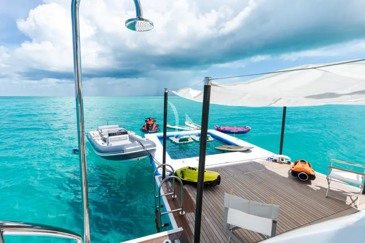 Charter Yacht PENJA - Azimut Grande 32m - 5 Cabins - Nassau - Exumas - Bahamas