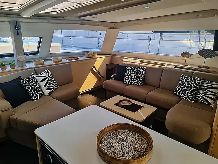PENNY LANE Fountaine Pajot Aura 51 - saloon PENNY LANE Fountaine Pajot Aura 51 - saloon