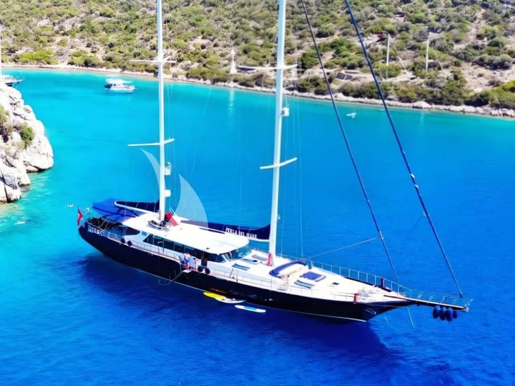 PERLA DEL MARE Saba 138 - anchored PERLA DEL MARE Saba 138 - anchored