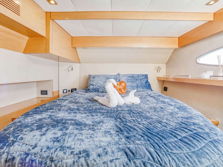 PERPETUAL BLUE Fountaine Pajot 59 - cabin 4 PERPETUAL BLUE Fountaine Pajot 59 - cabin 4