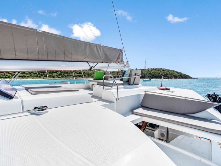 PERPETUAL BLUE Fountaine Pajot 59 - flybridge PERPETUAL BLUE Fountaine Pajot 59 - flybridge