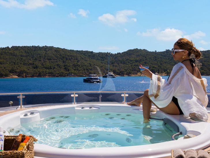 PERSEFONI 1 Mariotti 53 Jacuzzi Refreshments PERSEFONI 1 Mariotti 53 Jacuzzi Refreshments