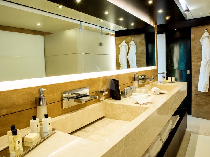 PERSEFONI 1 Mariotti 53 Master Ensuite PERSEFONI 1 Mariotti 53 Master Ensuite