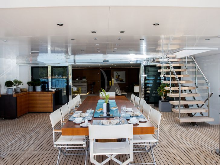 PERSEFONI 1 Mariotti 53 Upper Deck Alfresco Dining1 PERSEFONI 1 Mariotti 53 Upper Deck Alfresco Dining1
