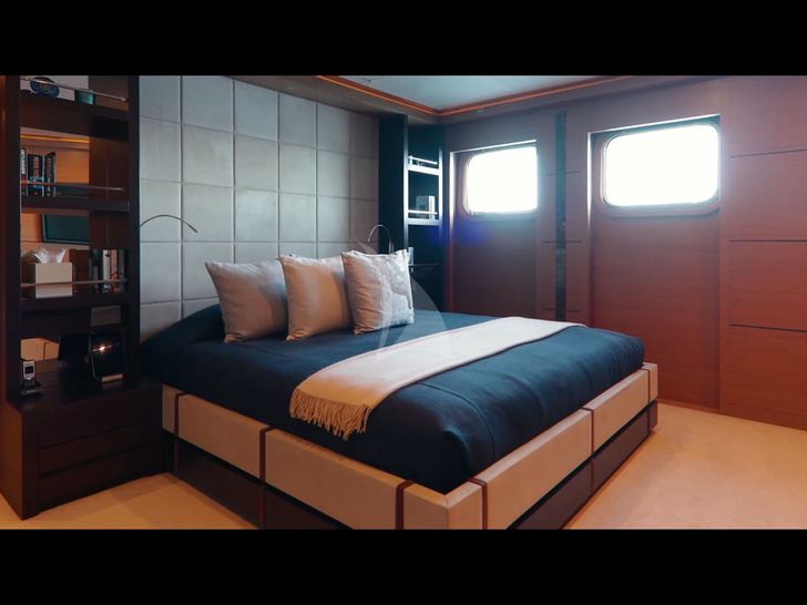 PERSEFONI Yacht Double