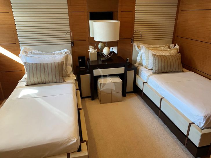 PERSEFONI Yacht Twin