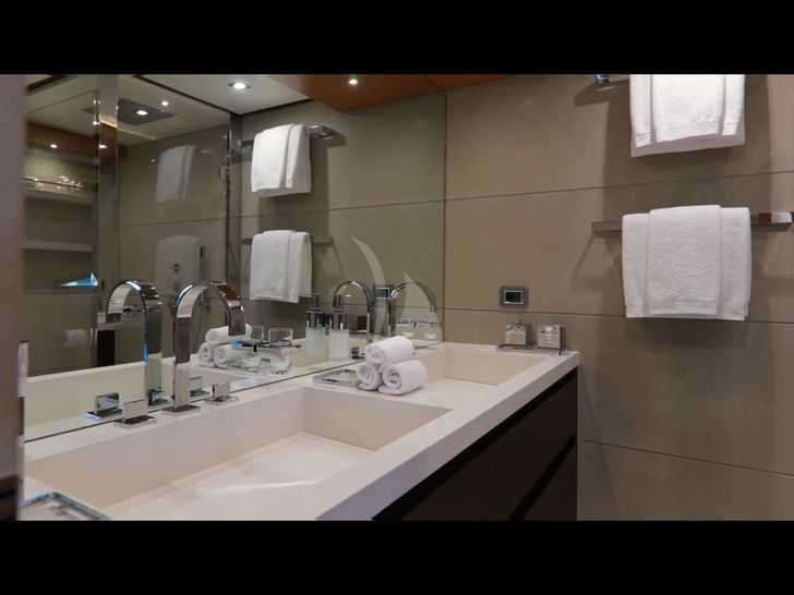 PERSEFONI Yacht VIP Bath