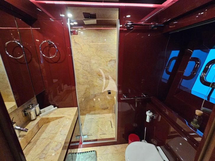 PERSEUS Maiora 36 - master cabin bathroom PERSEUS Maiora 36 - master cabin bathroom