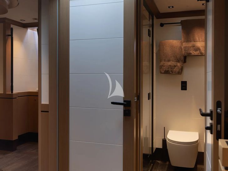 PERSEVERANCE 1 Baltic 36m - VIP cabin 1 bathroom PERSEVERANCE 1 Baltic 36m - VIP cabin 1 bathroom