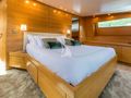 PERTULA Sanlorenzo SL96A master cabin bed
