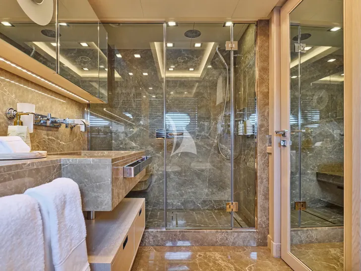 PHOTON CRN Ancona 43 - twin cabin bathroom PHOTON CRN Ancona 43 - twin cabin bathroom