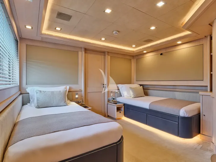 PHOTON CRN Ancona 43 - twin cabin PHOTON CRN Ancona 43 - twin cabin