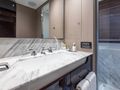 PIER PRESSURE Azimut Grande 27 VIP cabin 2 bathroom