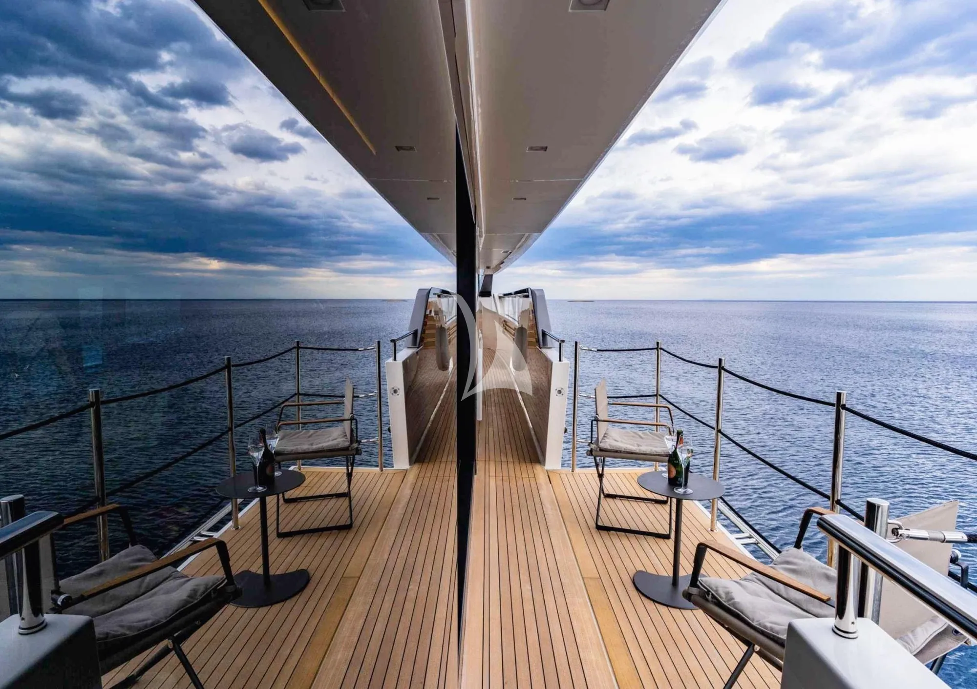 PIOLA Sanlorenzo SL102 Asymmetric - side balcony