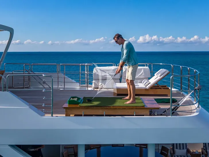 PISCES Delta Marine 151 - golf onboard PISCES Delta Marine 151 - golf onboard