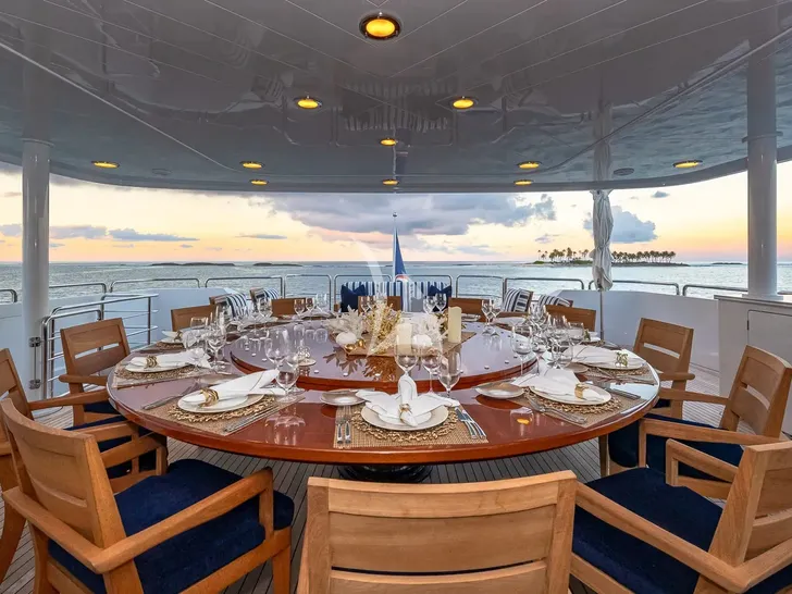 PISCES Delta Marine 151 - sky deck alfresco dining area PISCES Delta Marine 151 - sky deck alfresco dining area