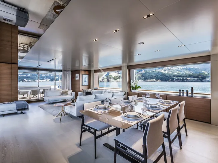 PLAN B Ferretti Custom Line Navetta 33 - main dining area PLAN B Ferretti Custom Line Navetta 33 - main dining area