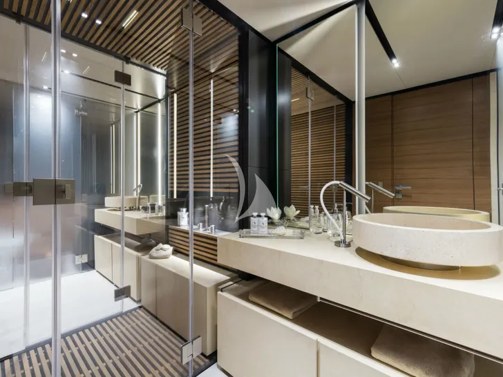 PLAN B Ferretti Custom Line Navetta 33 - master cabin bathroom PLAN B Ferretti Custom Line Navetta 33 - master cabin bathroom