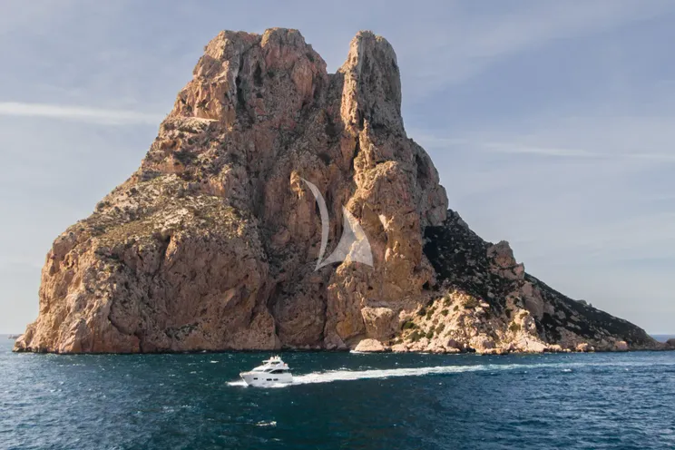 Charter Yacht PLAY THE GAME - Sunseeker 28m - 4 Cabins - Ibiza - Palma - Mallorca - Formentera - Balearics - Spain