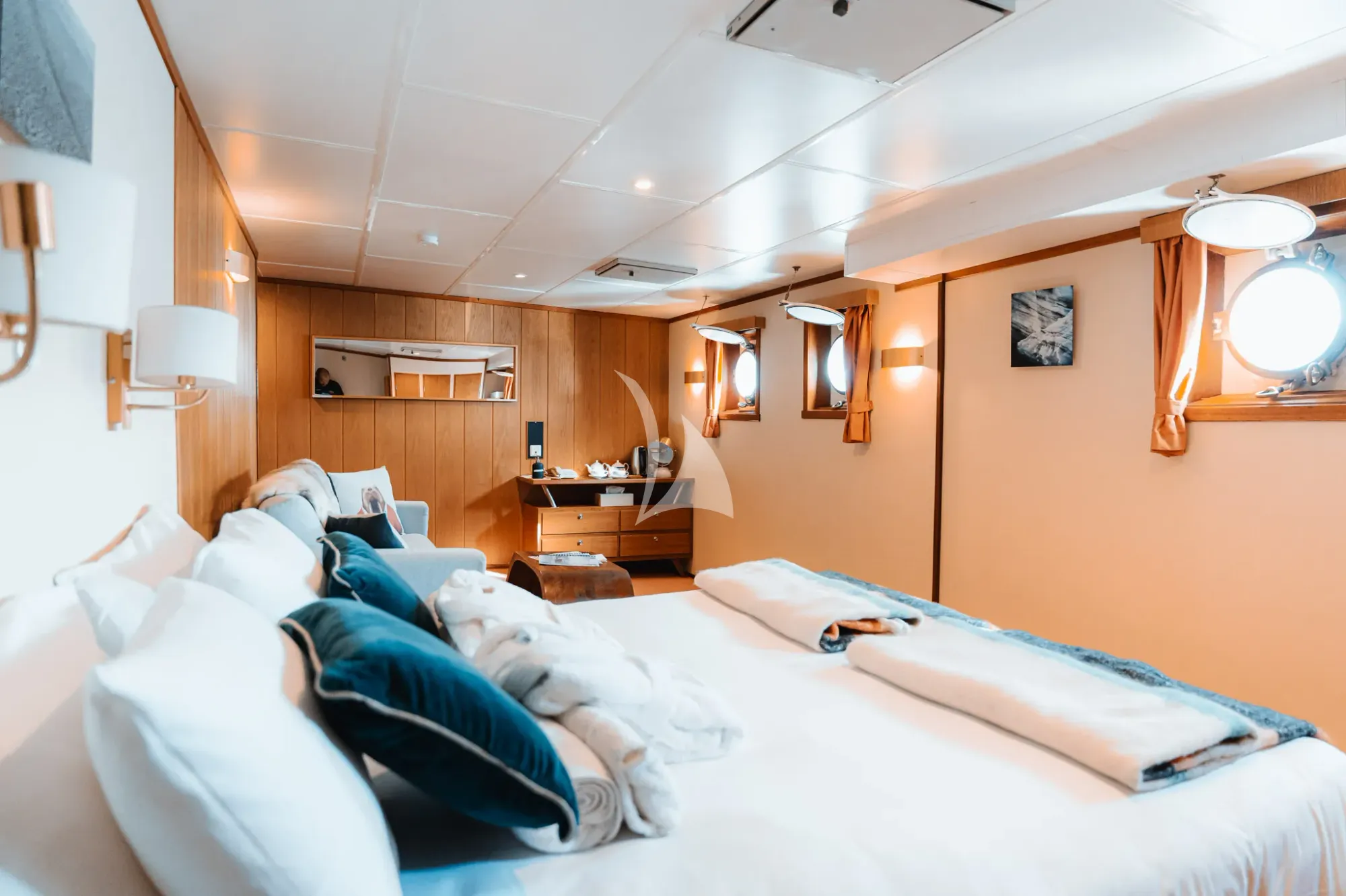 Charter Yacht POLARFRONT - Custom 55m - 8 Cabins - Svalbard - Norway