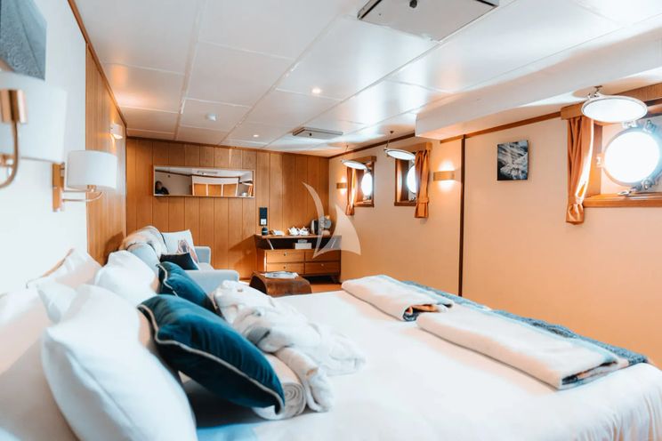 Charter Yacht POLARFRONT - Custom 55m - 8 Cabins - Svalbard - Norway
