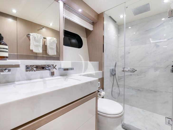 POPS Sunseeker 116 Sport twin cabin bathroom POPS Sunseeker 116 Sport twin cabin bathroom