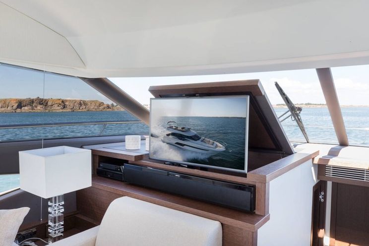 Charter Yacht Prestige 520 Fly - French Riviera Day Charter - St Laurent du Var - St Tropez - Nice - Antibes