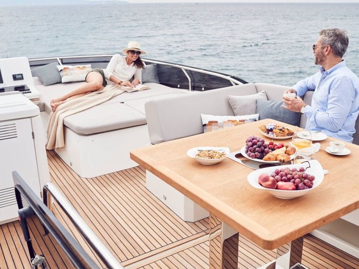 Prestige 520 Fly - flybridge Prestige 520 Fly - flybridge