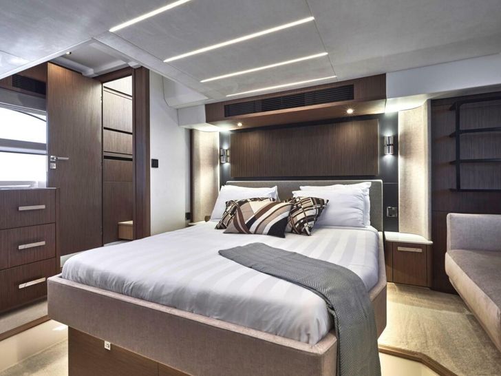 Prestige X60 - master cabin Prestige X60 - master cabin