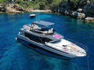 Prestige X60 - French Riviera Day Charter Yacht - Juan Les Pins - Antibes - Cannes - St Tropez - Nice Prestige X60 - French Riviera Day Charter Yacht - Juan Les Pins - Antibes - Cannes - St Tropez - Nice