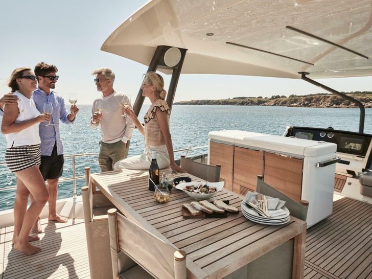Prestige X60 - wine party Prestige X60 - wine party