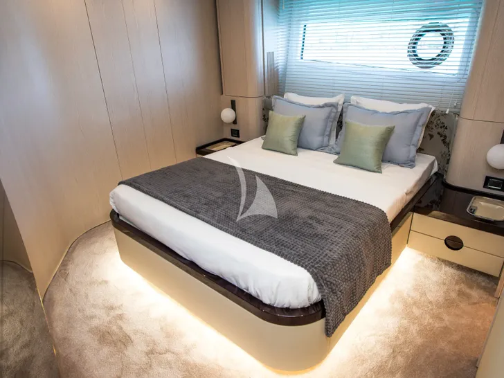 PREWI Azimut Fly 78 - VIP cabin 1 PREWI Azimut Fly 78 - VIP cabin 1