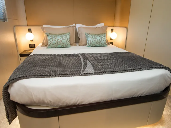 PREWI Azimut Fly 78 - VIP cabin 2 PREWI Azimut Fly 78 - VIP cabin 2