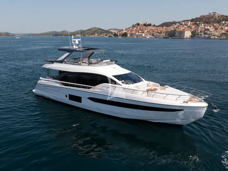PREWI Azimut Fly 78 - anchored PREWI Azimut Fly 78 - anchored