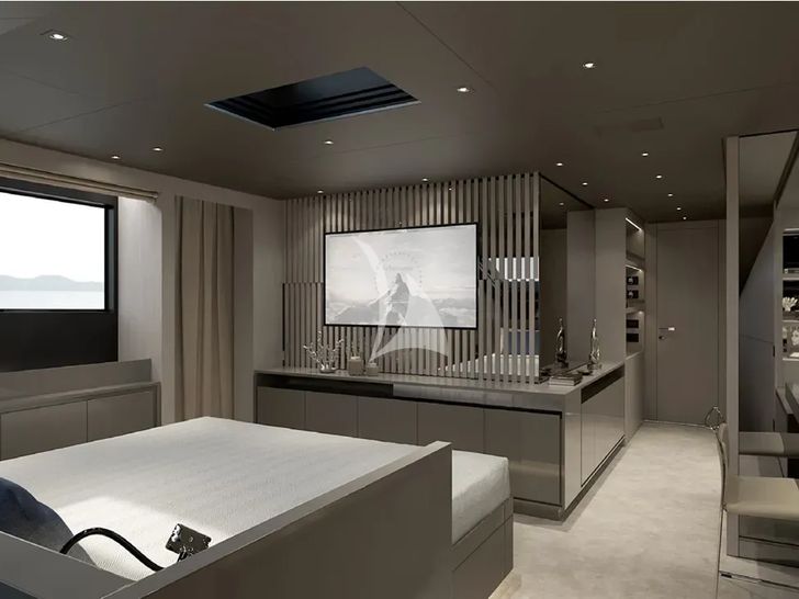 PRIMUS Sanlorenzo SL96A - master cabin bed and TV PRIMUS Sanlorenzo SL96A - master cabin bed and TV