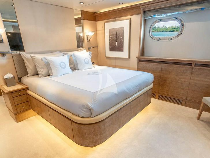 ARTEMISEA Intermarine Savannah 118 - VIP cabin 1 ARTEMISEA Intermarine Savannah 118 - VIP cabin 1